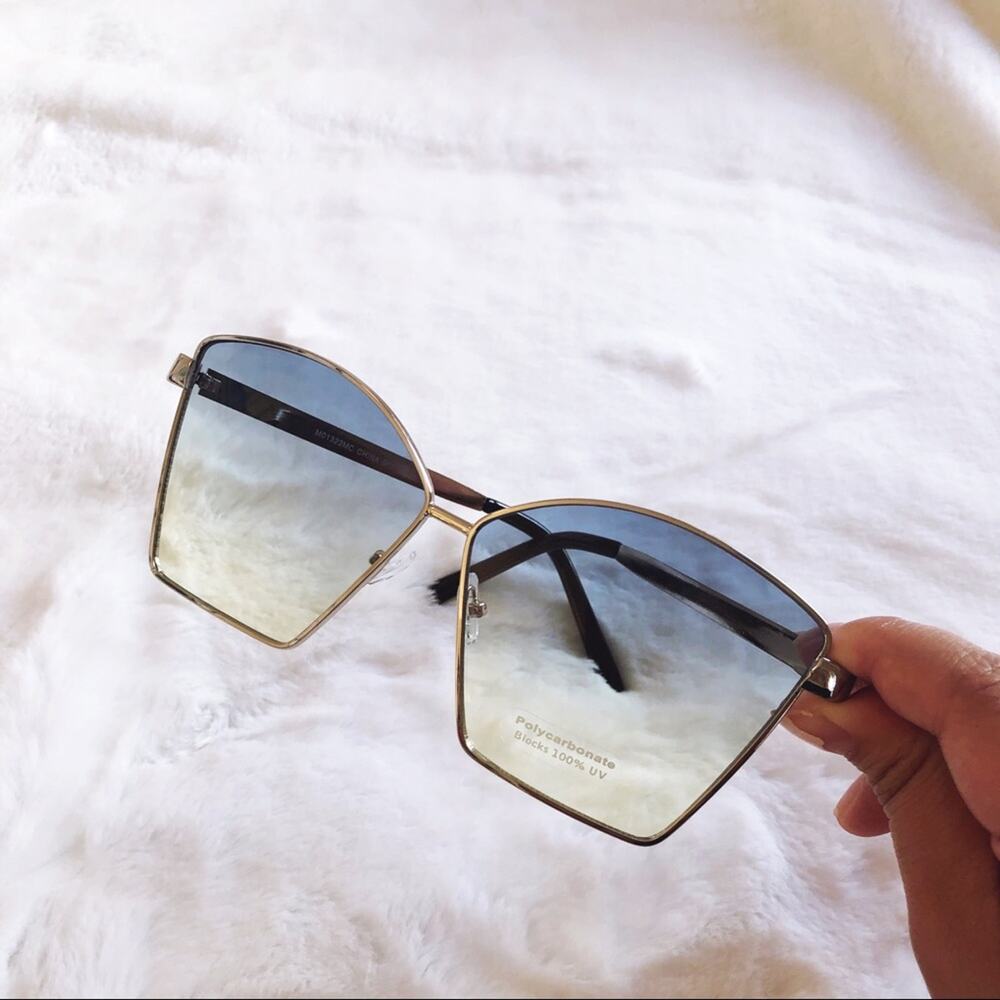 Aubrey Light Blue Gradient Oversized Sunglasses - Picture 5 of 8